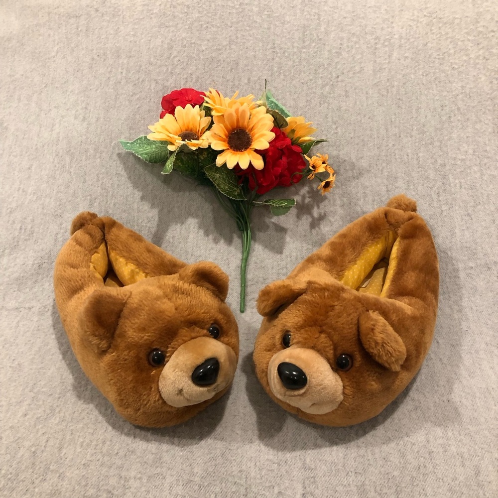 NWOT - Brown Bear Plush Slippers